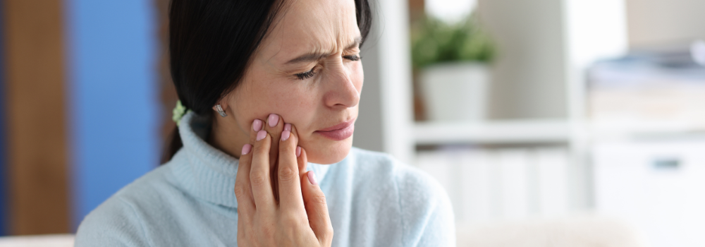 Tooth Sensitivity: Causes, Symptoms and Oral Hygiene Care