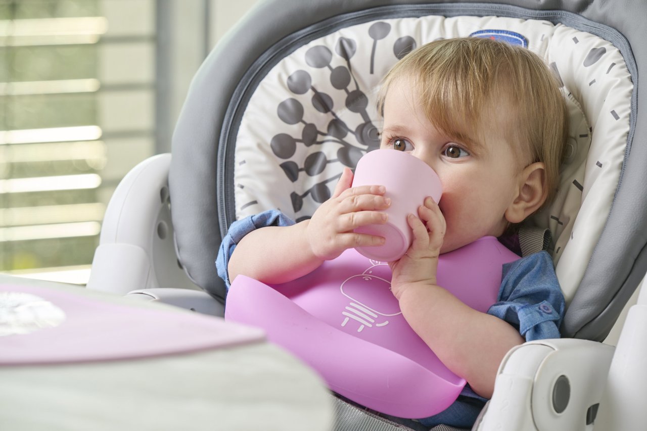 Chicco Pink Silicone Bib 6M+ (ref. Ch. Ali10219160000) - Healtsy