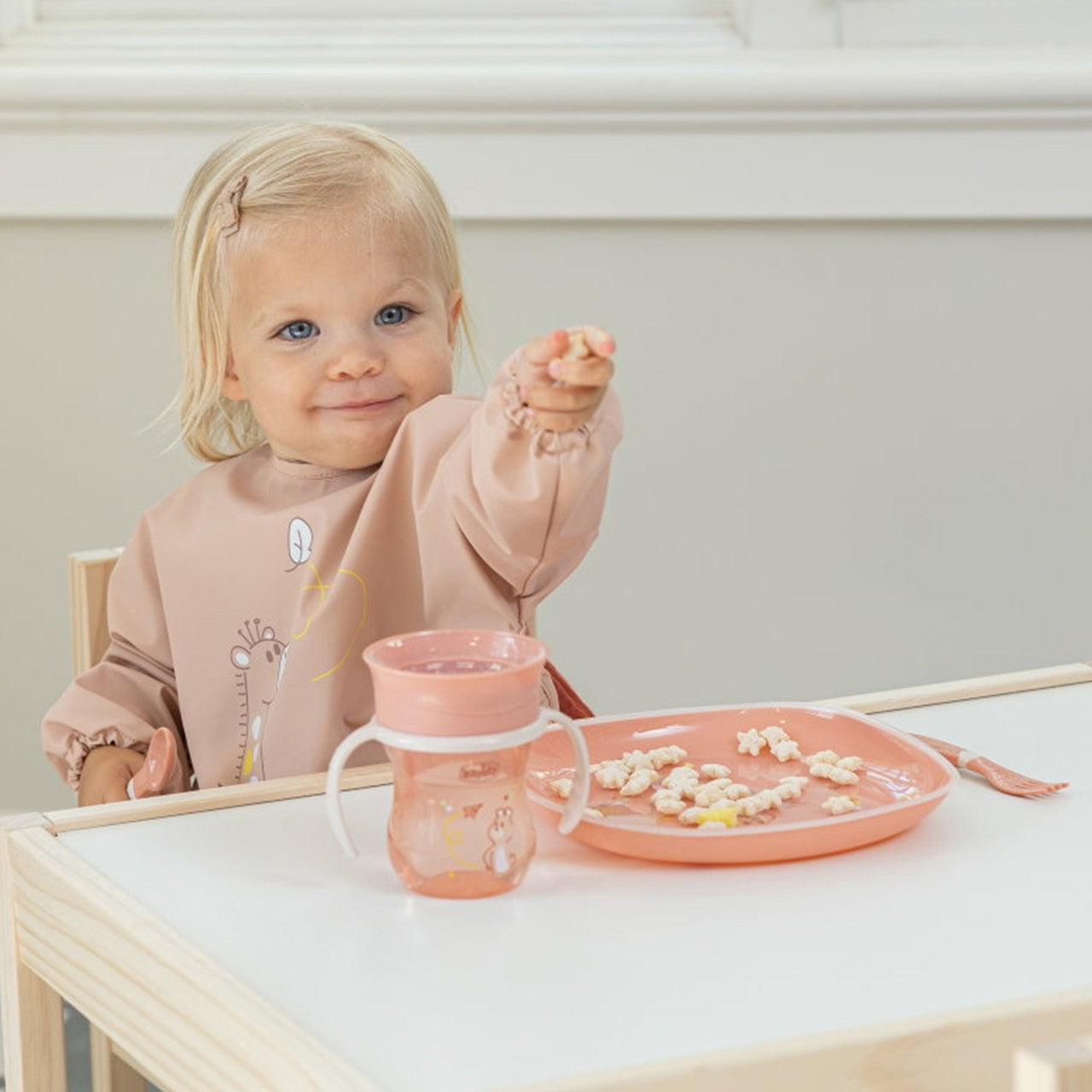 Chicco Fabric Bib with Sleeves Pink 6M+ (ref. Ch.Ali16302150000 ) - Healtsy